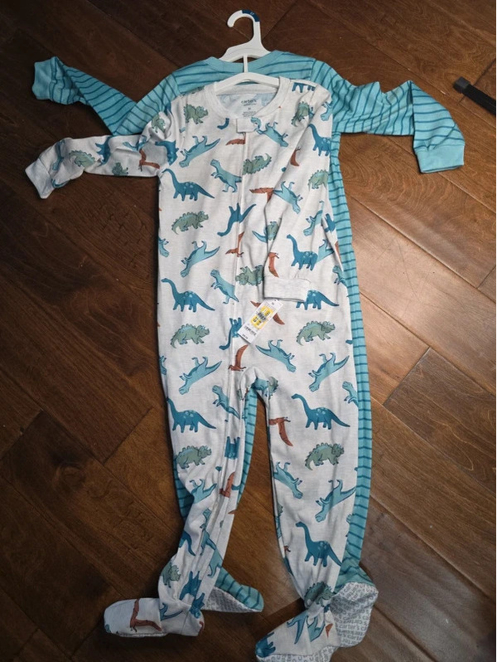 5t brand new pajamas from carter's item 557G7
